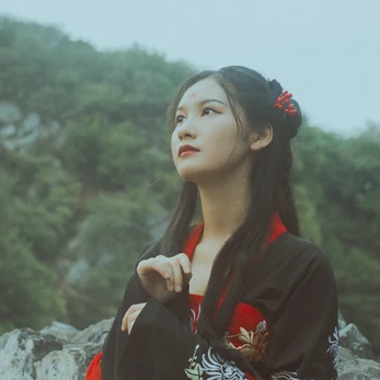 紅妝帶傘古風(fēng)頭像，唯美古風(fēng)真人女子頭像