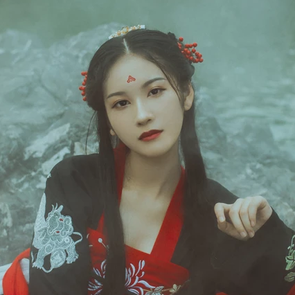 紅妝帶傘古風(fēng)頭像，唯美古風(fēng)真人女子頭像