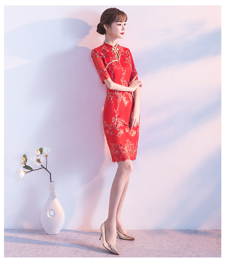 典雅復(fù)古唯美中式禮服，短款奢華中式繡花旗袍