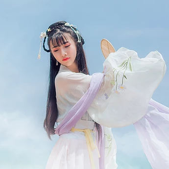 飄逸帶團(tuán)扇小清新頭像，唯美古風(fēng)女子真人頭像