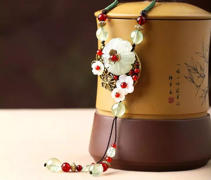 岫玉吊墜簡約民族風(fēng)毛衣鏈復(fù)古項(xiàng)鏈?zhǔn)罪? src="/wenxue/d/file/bigpic/190404/04/13-1G019155408.png" style="height: 597px; width: 750px;" / data-OuCC="QOqMF2"><br / data-JLNX="7cxqve">
	<img alt=