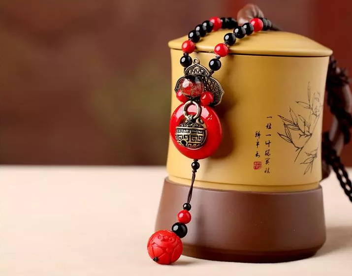 赤子心家佳樂(lè)文學(xué)項(xiàng)鏈復(fù)古紅色吊墜毛衣鏈