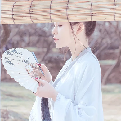 白衣冷艷女子頭像，唯美古風(fēng)真人頭像