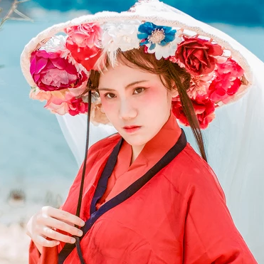 花樣紅衣女子頭像，唯美古風真人頭像