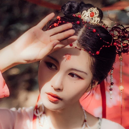 嬌艷彼岸花女子頭像，唯美古風(fēng)真人頭像