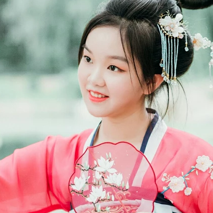 溫暖情誼閨蜜頭像，唯美古風女子真人頭像