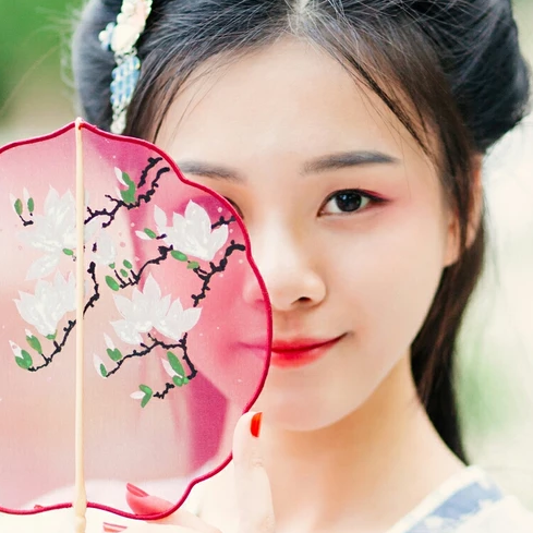 溫暖情誼閨蜜頭像，唯美古風女子真人頭像