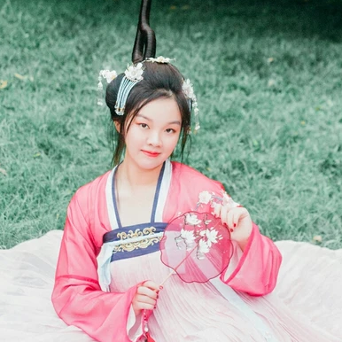 溫暖情誼閨蜜頭像，唯美古風女子真人頭像