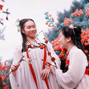 梅花樹下閨蜜頭像，唯美古風女子真人頭像