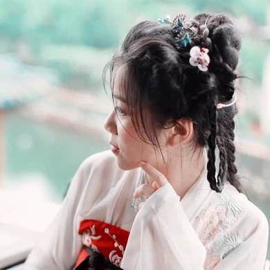 梅花樹下閨蜜頭像，唯美古風女子真人頭像