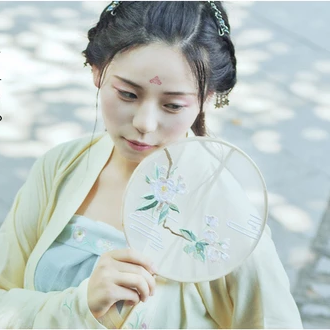 綠陰樹下閨蜜頭像，唯美古風(fēng)女子頭像