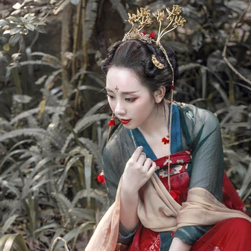 嬌艷紅裙帶紅傘頭像，唯美古風(fēng)女子頭像