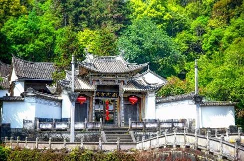 安之若宿·山，建一小屋與你晨鐘暮鼓