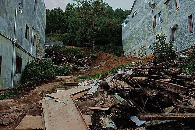 安之若宿·山，建一小屋與你晨鐘暮鼓