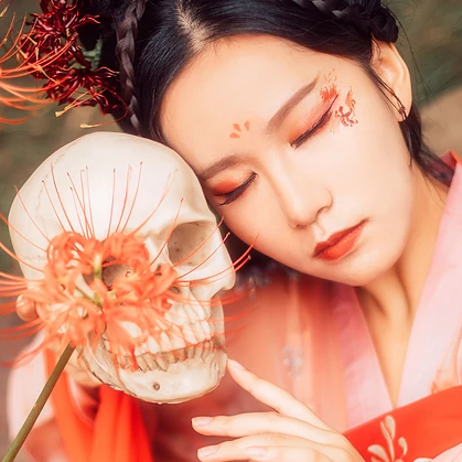 妖艷彼岸花紅衣女子頭像，唯美古風(fēng)真人頭像
