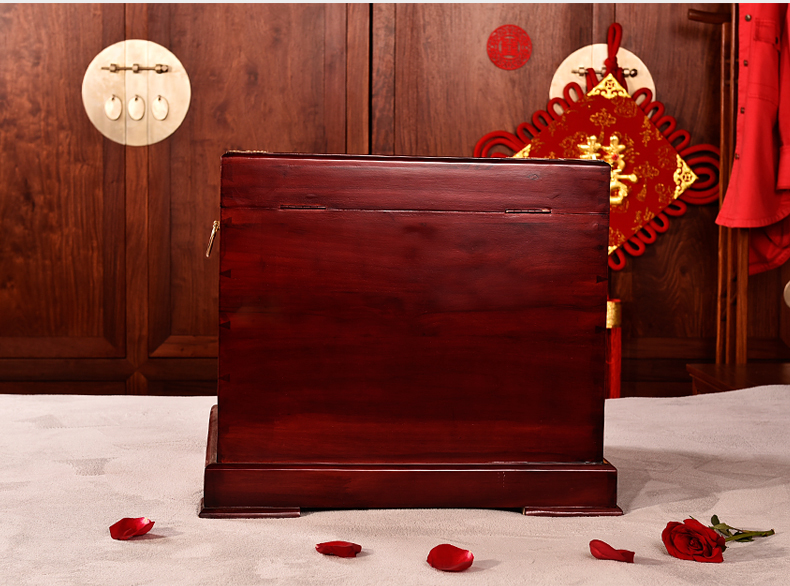 復(fù)古樟木箱，精美竹子雕花木箱子