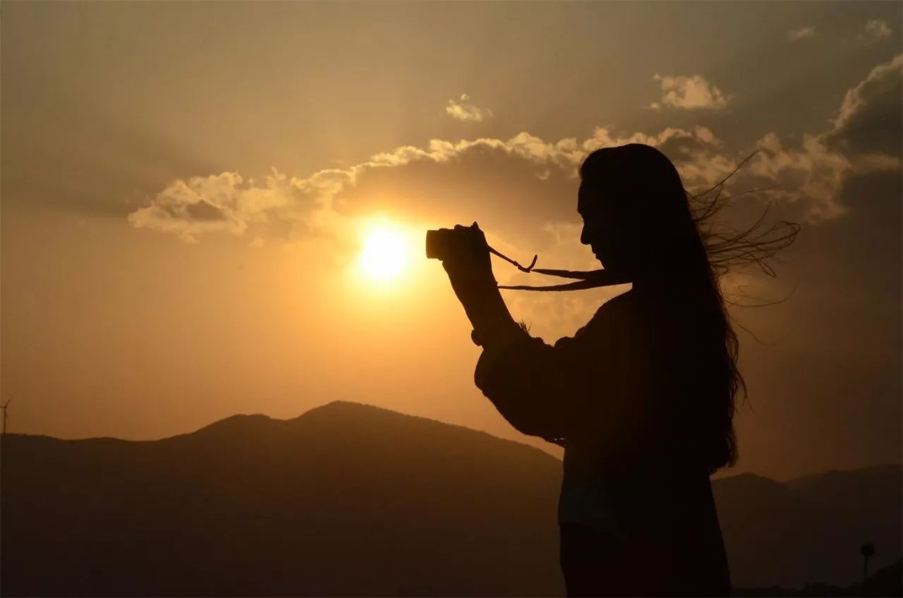 瀘沽湖·野火集，時(shí)光匆忙別錯(cuò)過年輕的瘋狂