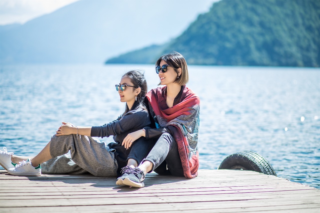 瀘沽湖·野火集，時(shí)光匆忙別錯(cuò)過(guò)年輕的瘋狂