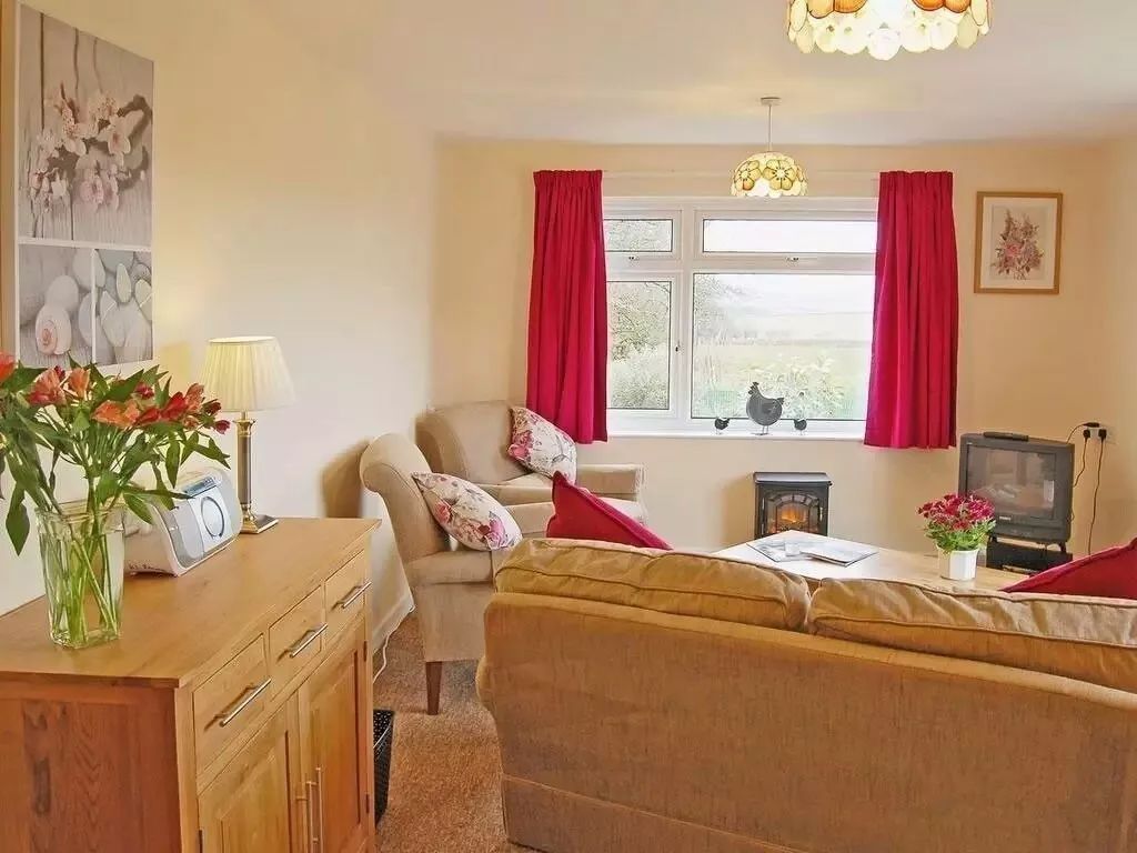 驚呆了，雞窩豬舍馬廄牛棚羊圈變民宿!