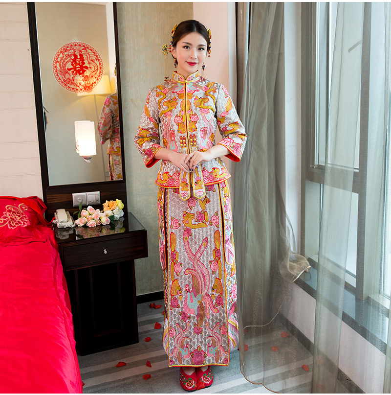 精美繡花中式禮服，時(shí)尚家佳樂(lè)文學(xué)新娘禮服