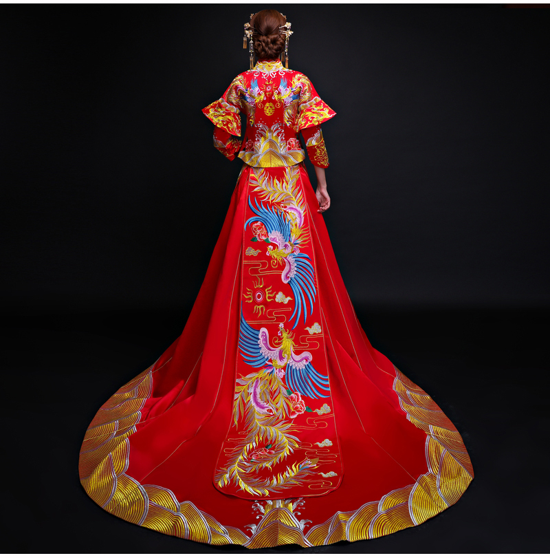 時(shí)尚拖尾中式禮服，古典大方之美新娘禮服