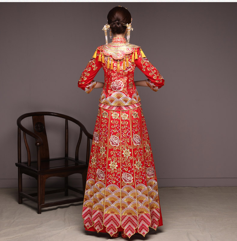 典雅韻味中式禮服，精致新娘結(jié)婚禮服