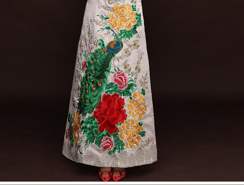 家佳樂文學(xué)孔雀牡丹秀禾服，米白色新娘中式禮服