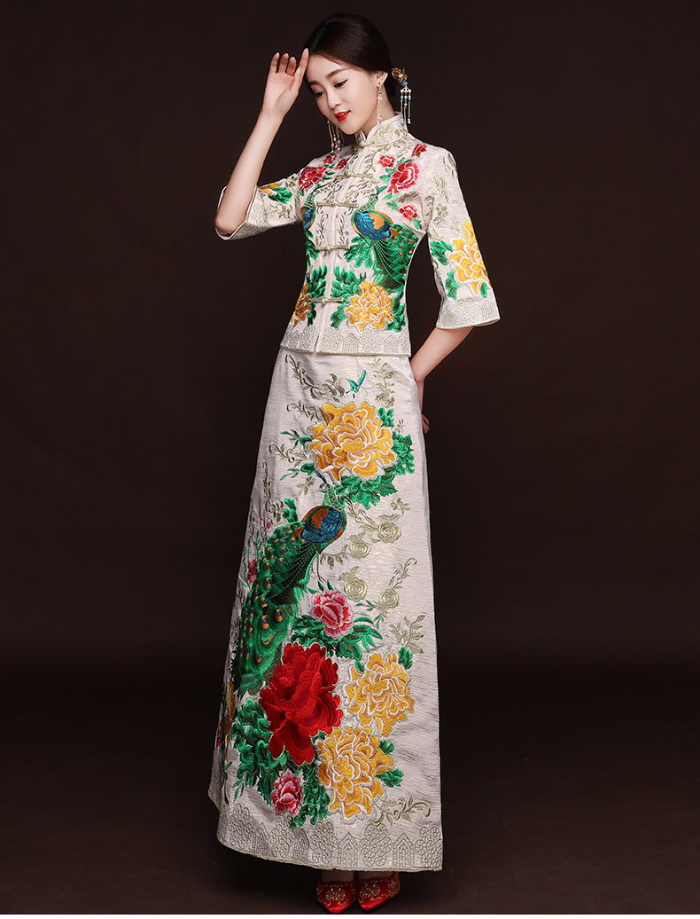 家佳樂文學(xué)孔雀牡丹秀禾服，米白色新娘中式禮服