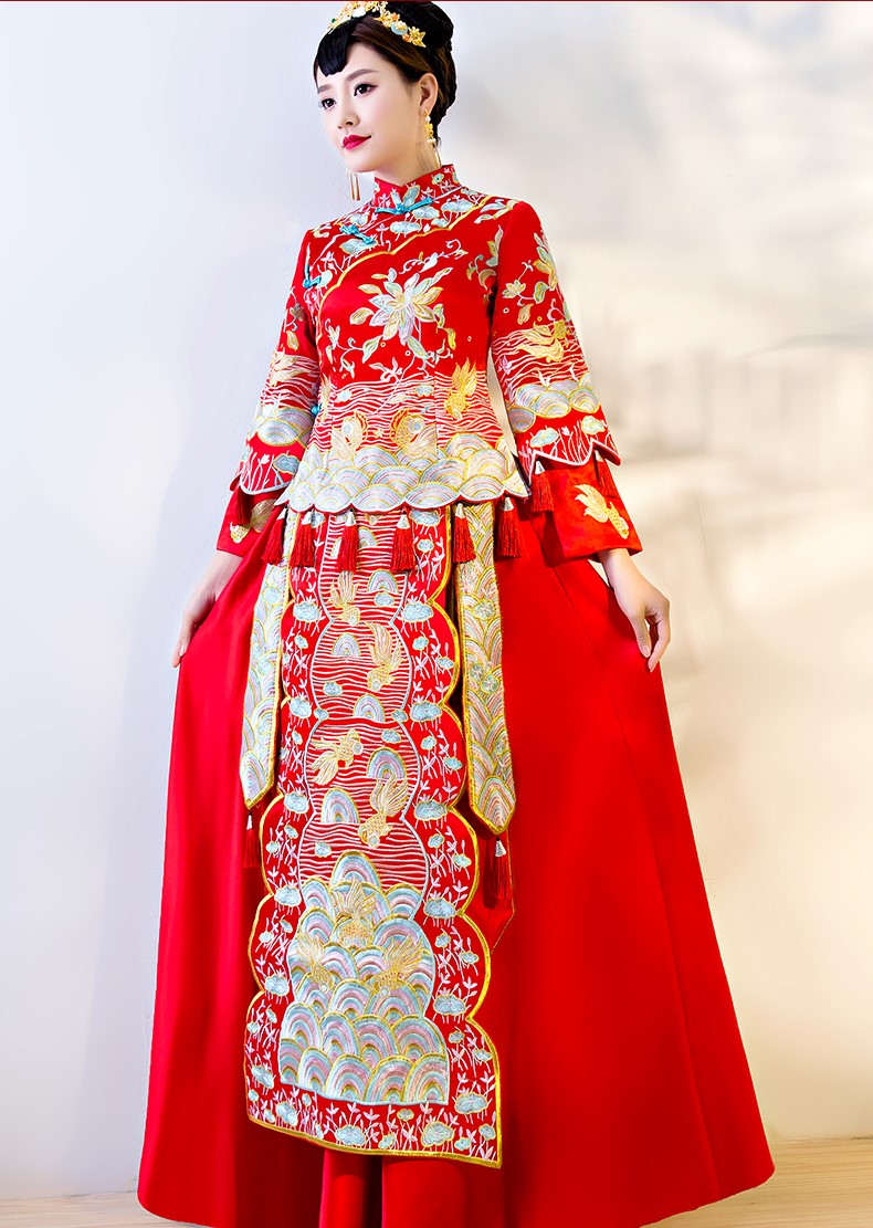 端莊斜襟新娘禮服，精美刺繡中式禮服