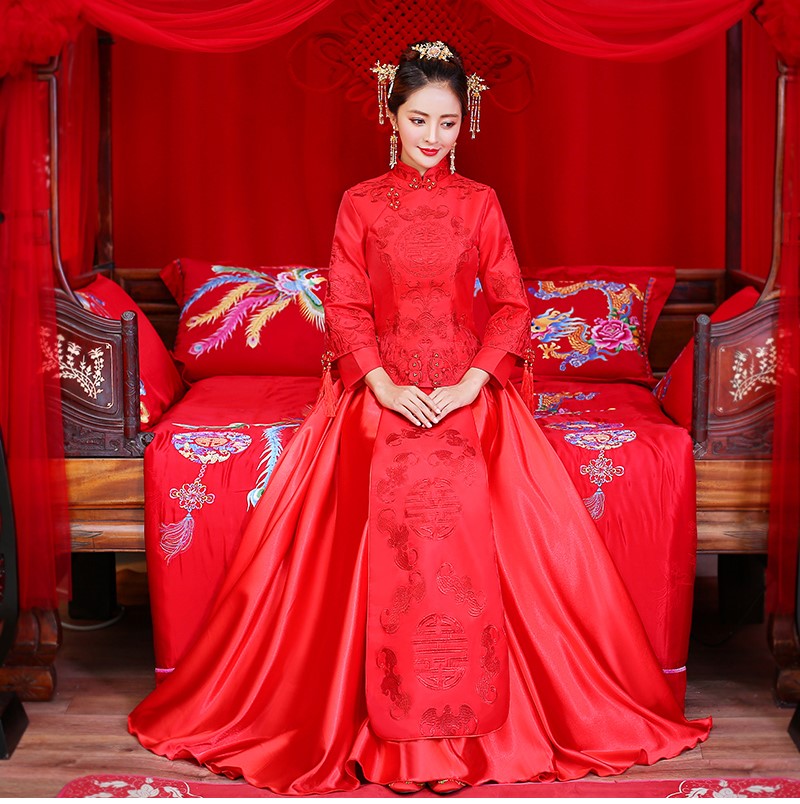簡單大氣的中式禮服，新娘結(jié)婚禮服