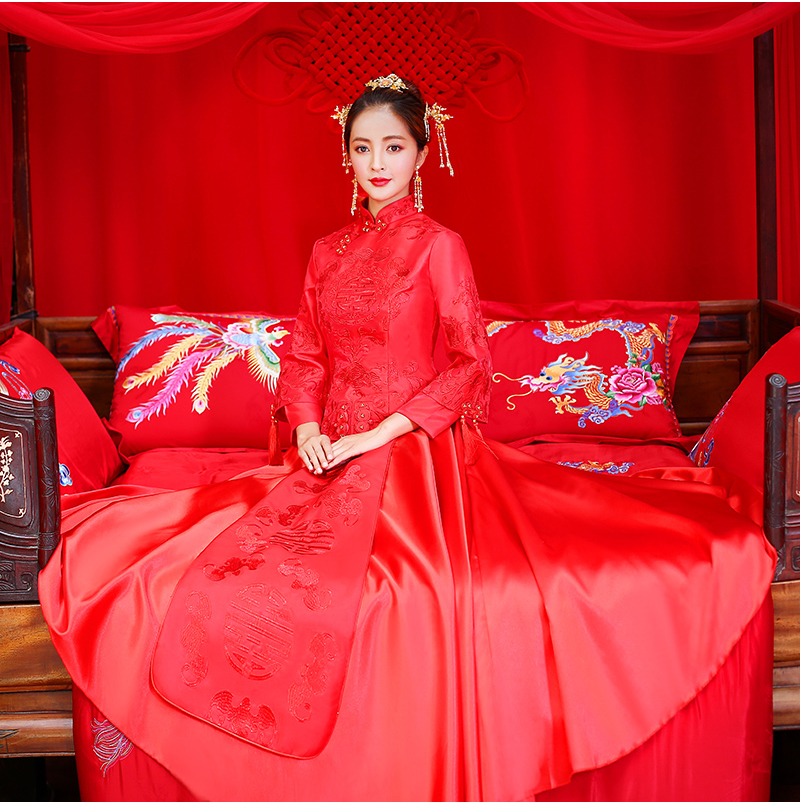 簡單大氣的中式禮服，新娘結(jié)婚禮服