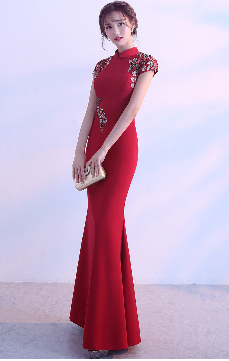 紅色刺繡貼花中式禮服，修身魚尾長款晚禮服