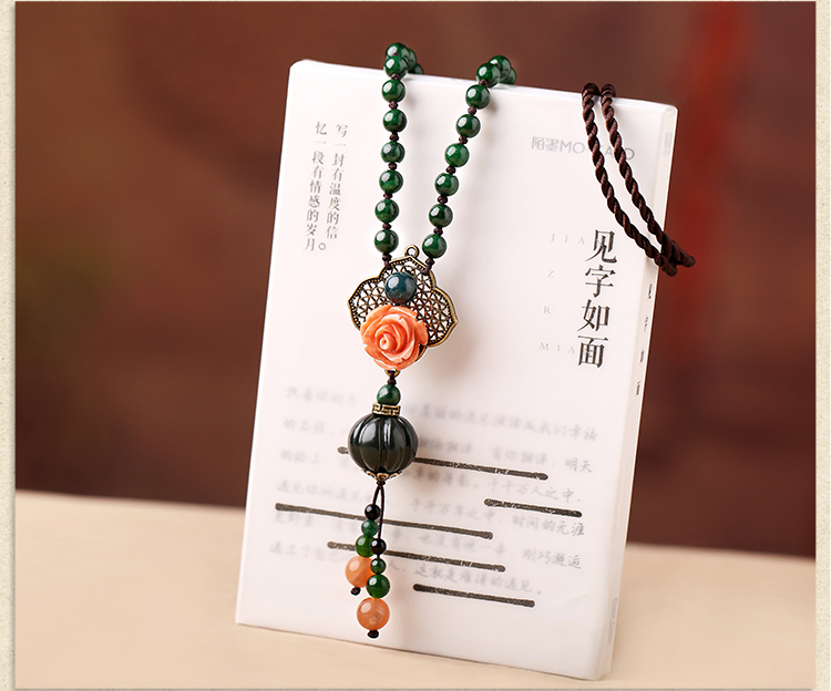 田青玉吊墜毛衣鏈，鏤空花朵項鏈首飾