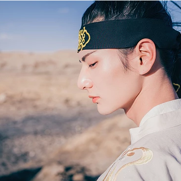 霸氣帶劍男生頭像，唯美古風(fēng)頭像