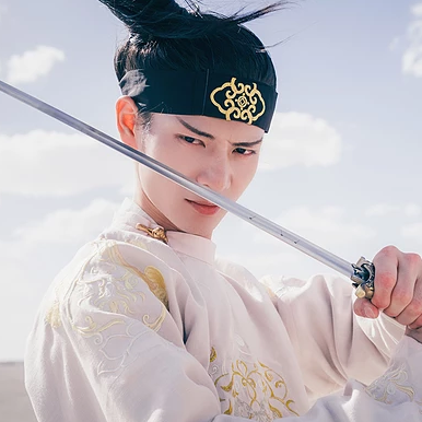霸氣帶劍男生頭像，唯美古風(fēng)頭像