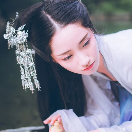 清秀女生頭像，唯美古風真人頭像