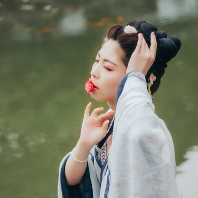 年華沉浮女子頭像，唯美古風(fēng)真人頭像