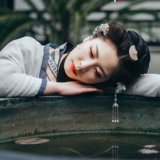 年華沉浮女子頭像，唯美古風(fēng)真人頭像