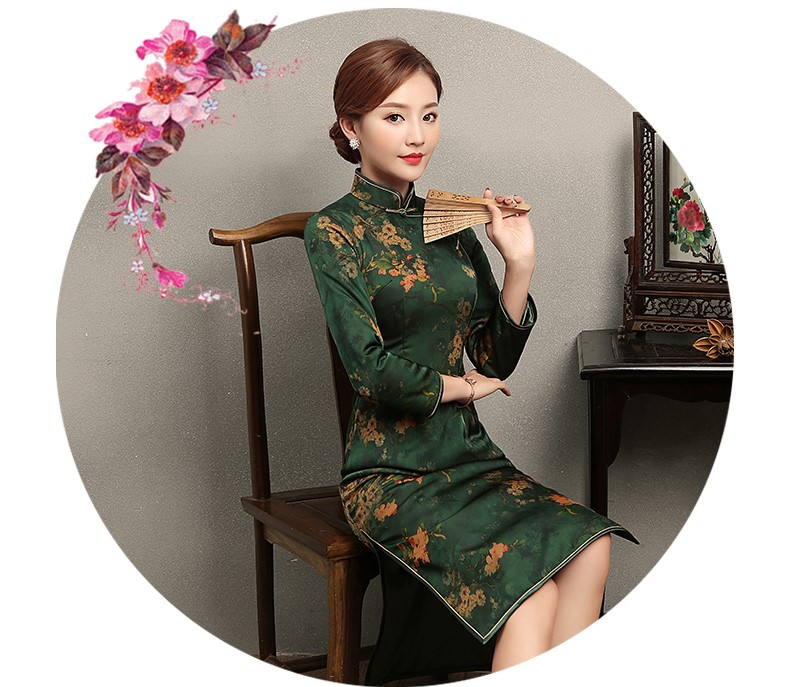 立領(lǐng)斜襟一字扣旗袍，印花修身旗袍裙