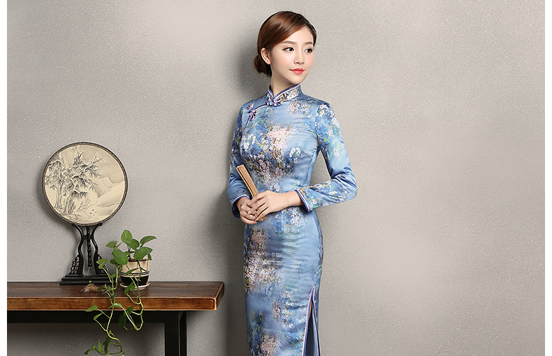 藍(lán)色印花開叉旗袍，時尚優(yōu)雅旗袍裙