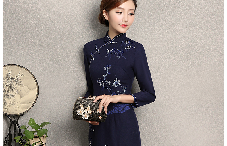 深藍(lán)色繡花旗袍，復(fù)古風(fēng)旗袍裙