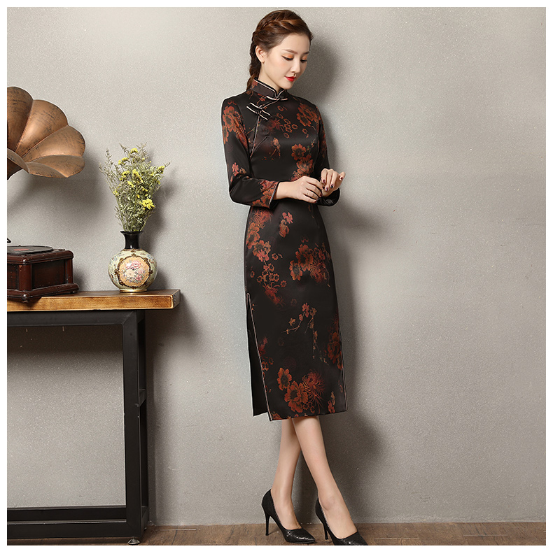 深色印暗紅花旗袍，優(yōu)雅韻放旗袍裙
