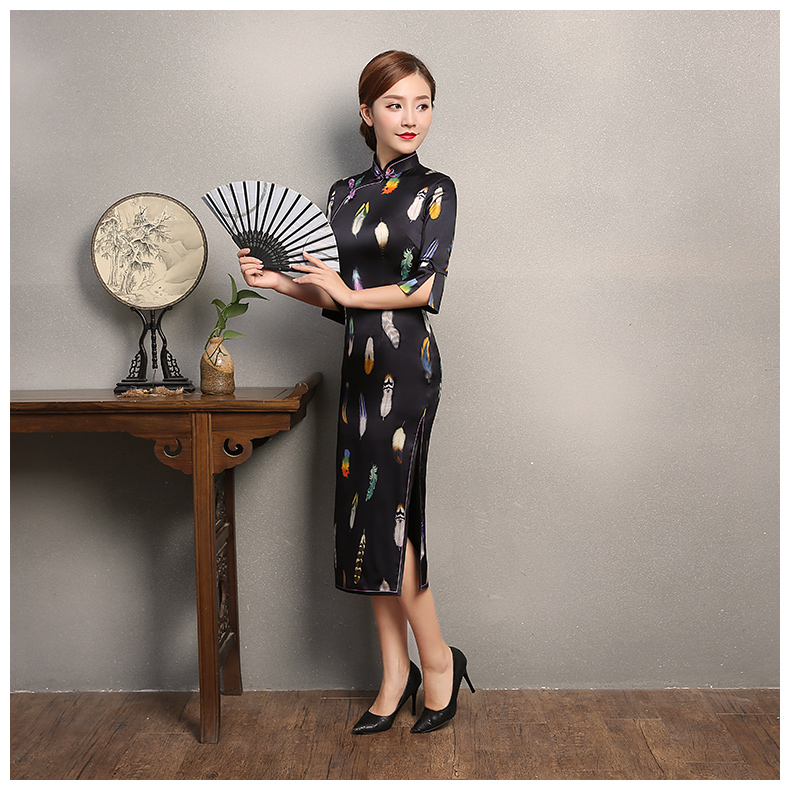 黑色香羽旗袍，蠶絲中袖旗袍裙