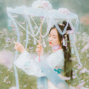 漢服女子帶傘頭像，唯美古風真人頭像