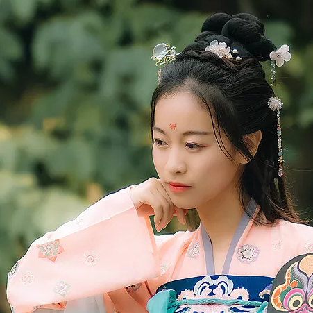 柳葉下放風(fēng)箏女生頭像，唯美古風(fēng)真人頭像