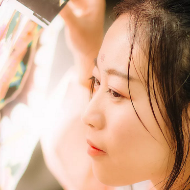 柳葉下放風(fēng)箏女生頭像，唯美古風(fēng)真人頭像