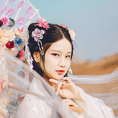 嬌艷帶傘女生頭像，唯美古風(fēng)真人頭像