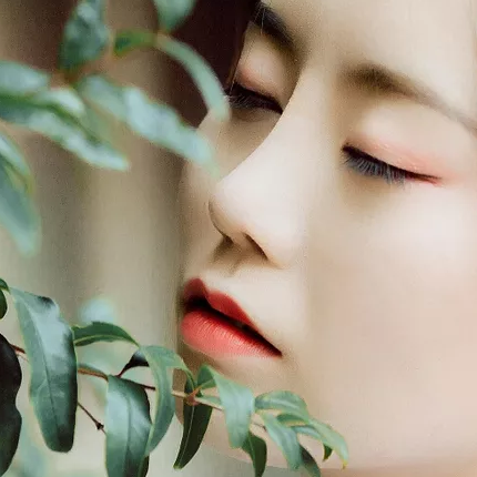 清新帶傘團扇女生頭像，唯美古風真人頭像