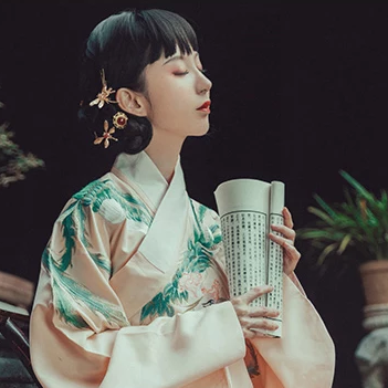 俏皮可愛(ài)帶團(tuán)扇女生頭像，唯美古風(fēng)真人頭像