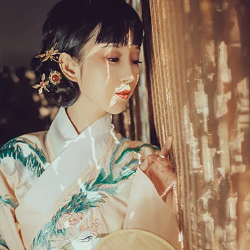 俏皮可愛(ài)帶團(tuán)扇女生頭像，唯美古風(fēng)真人頭像